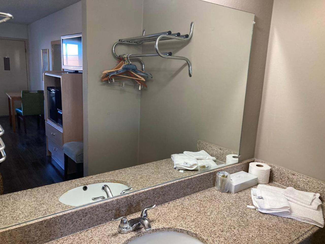 Tree Inn & Suites Albuquerque Buitenkant foto