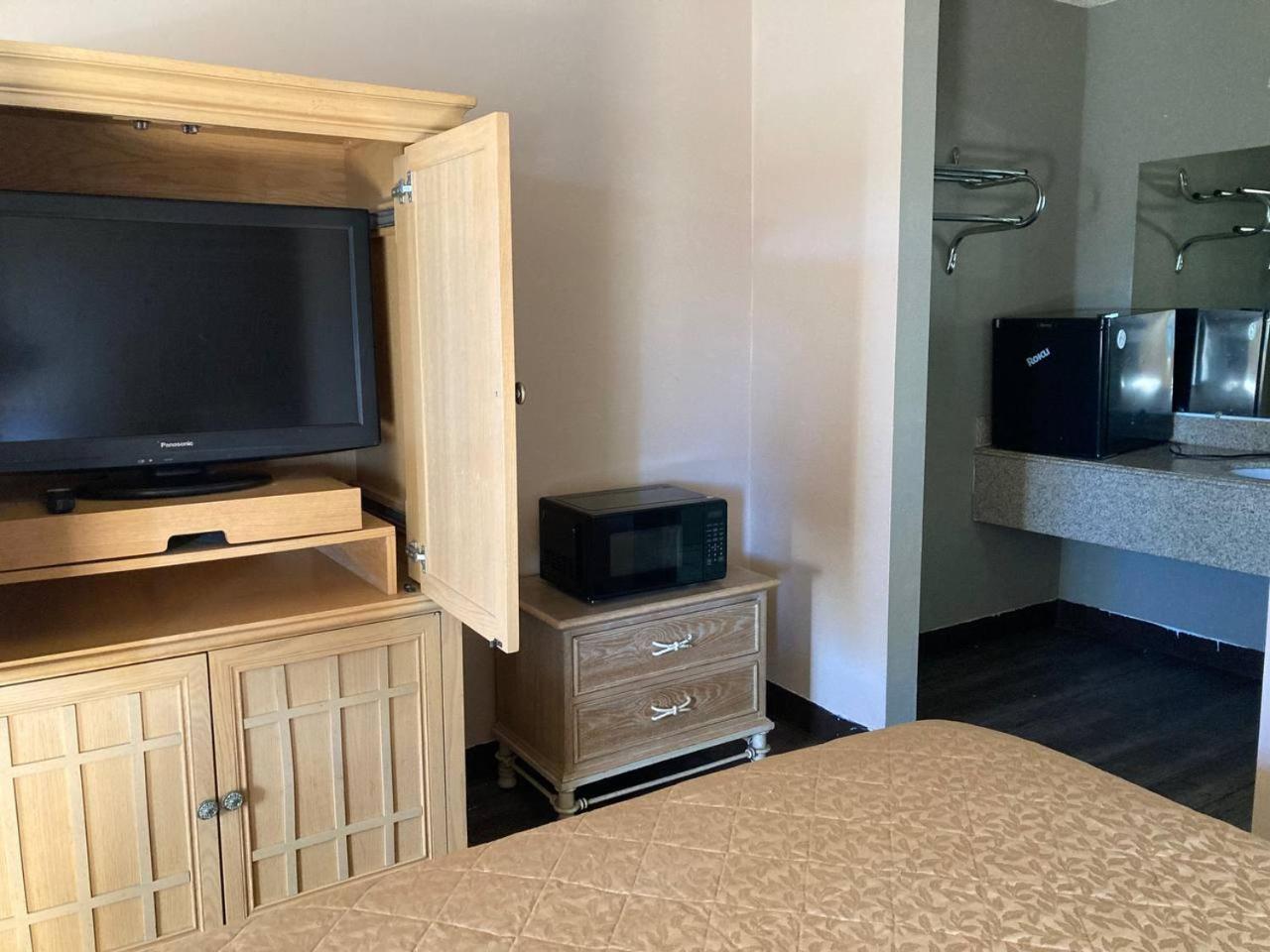 Tree Inn & Suites Albuquerque Buitenkant foto